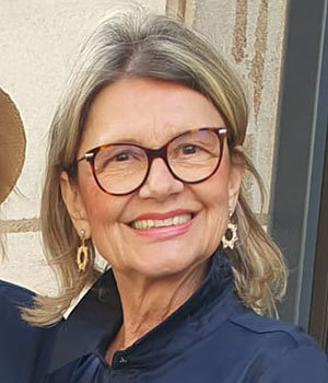 Christine350x300